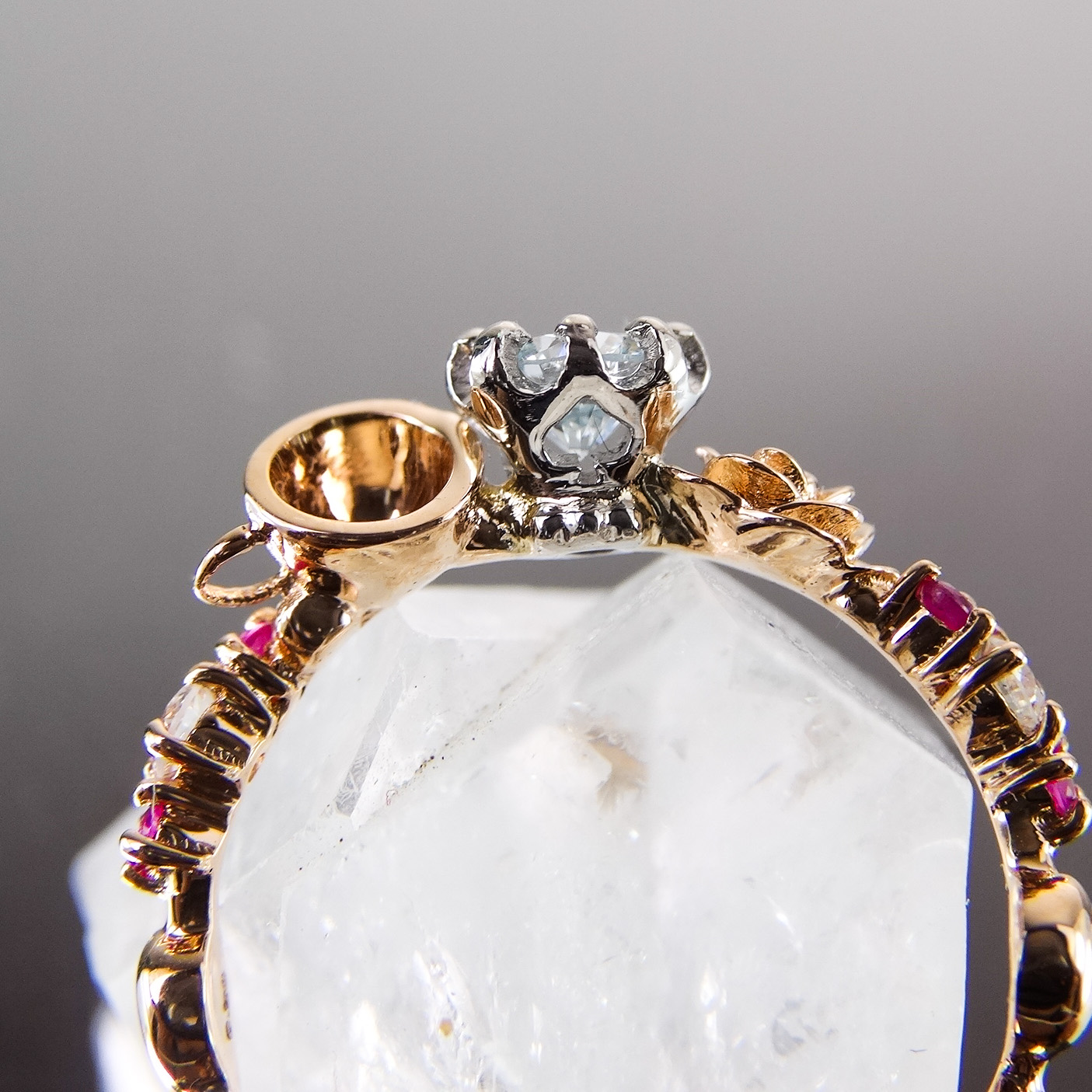 賑やかな薔薇のお茶会リング